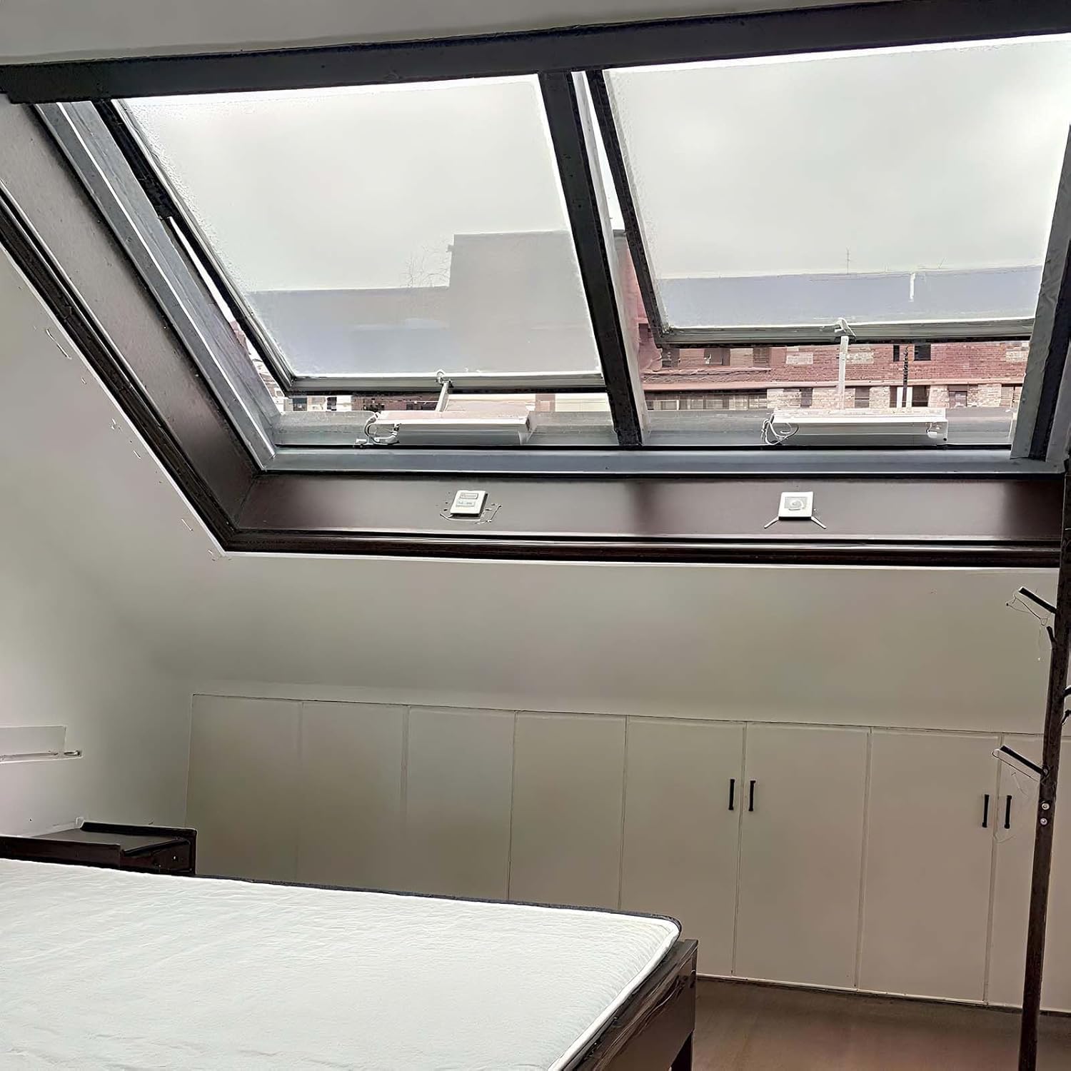 Step-by-step guide for buy skylight window,should I install a skylight window,skylight window pros cons,best roof skylight,skylight worth buying,skylight window vs tubular - complete tutorial
