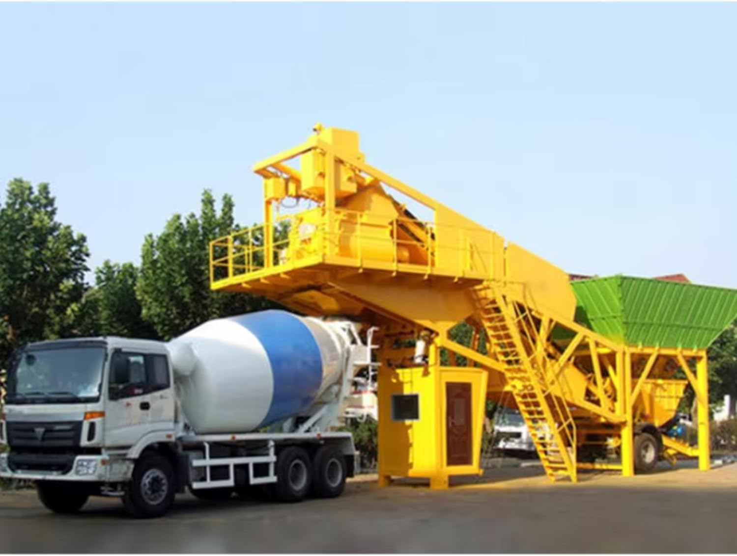 custom concrete batching plant,should I buy a custom concrete batching plant,custom concrete batching plant vs modular plant,custom concrete batching plant pros cons,concrete batching plant worth buying,best custom concrete batching plant performance testing and real-world results