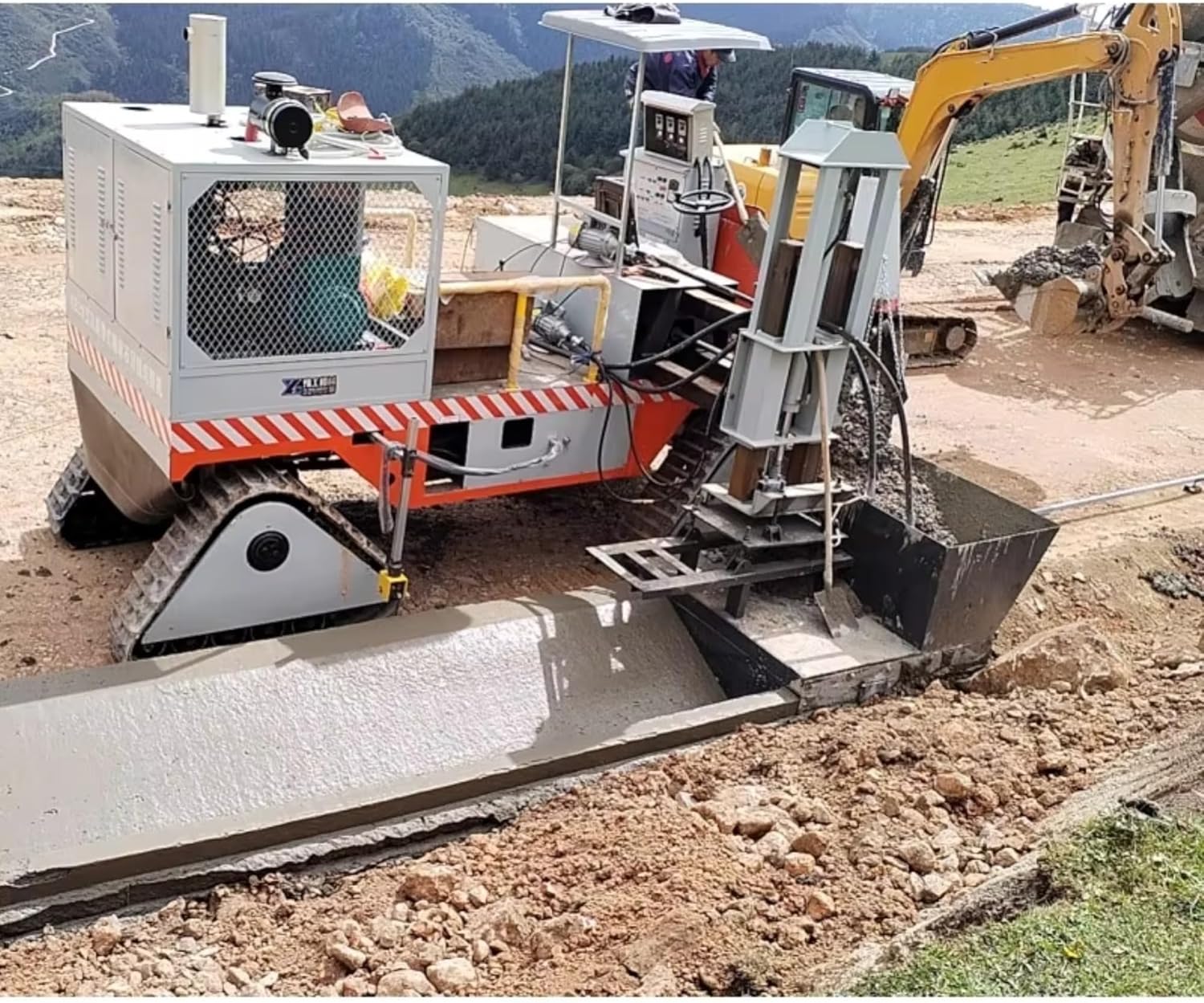 buy concrete curb slipform machine,tracked curb and gutter paver worth buying,hydraulic curb machine vs traditional forms,concrete curb paving machine pros cons,all terrain curb equipment for sale,heavy duty tracked curb machine features performance testing and real-world results