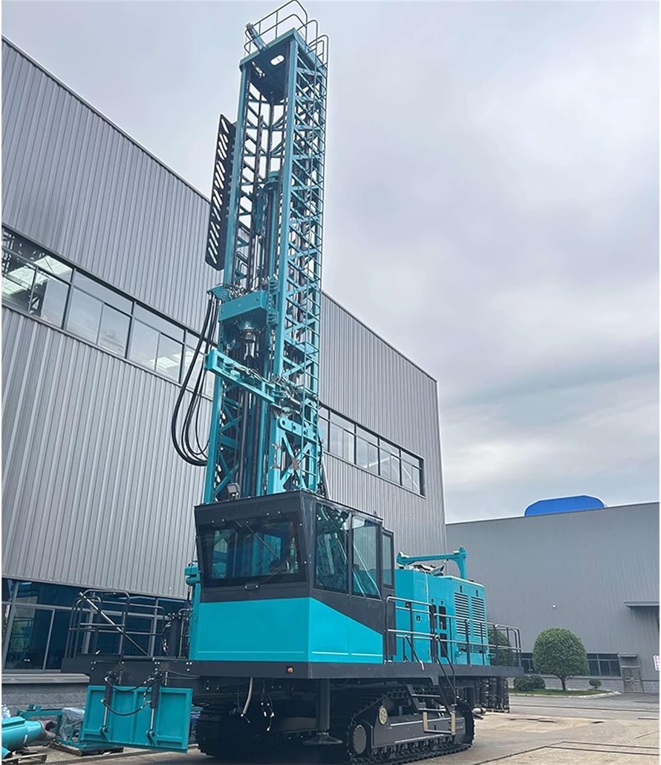crawler water well drilling rig review,should I buy a crawler water well drilling rig,crawler drilling rig vs alternatives,crawler water well drilling rig pros cons,deep borehole drilling machine worth buying,best tracked water well drilling rig unboxing and complete package contents